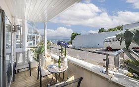 Apartment By The Sea, Wi-Fi, Pets Accepted